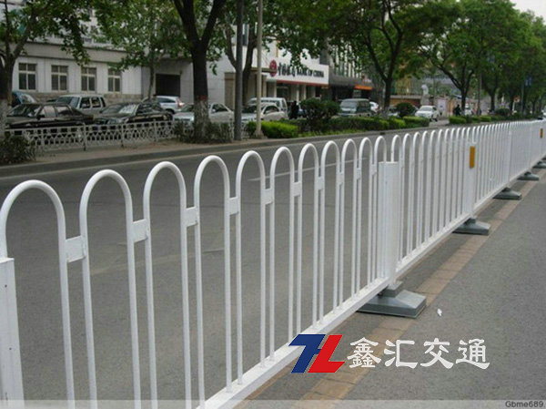 一般京式护栏是什么材质吗？